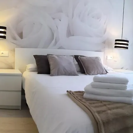 La Parada Santo Domingo 1 *